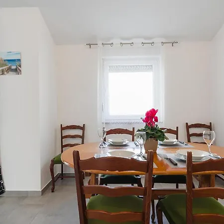 2 Bedroom Cozy In Čižići