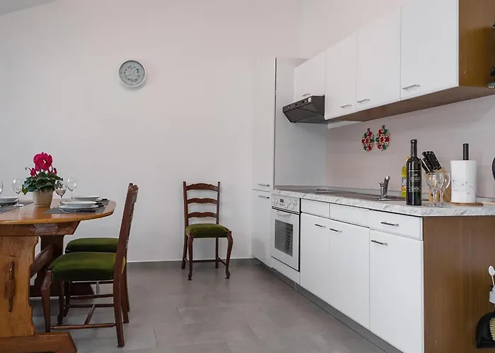 2 Bedroom Cozy In *