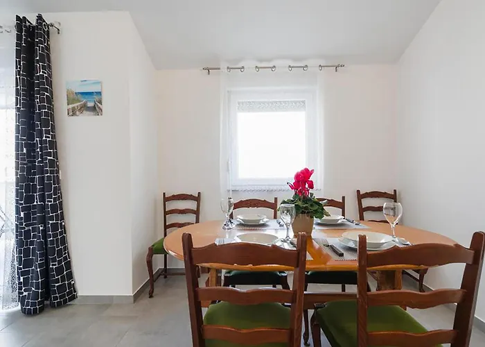 2 Bedroom Cozy In Čižići