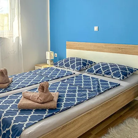 Appartement Amazing In With House Sea View Čižići