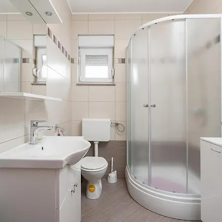 Amazing Apartment In Cizici With House Sea View Appartamento
