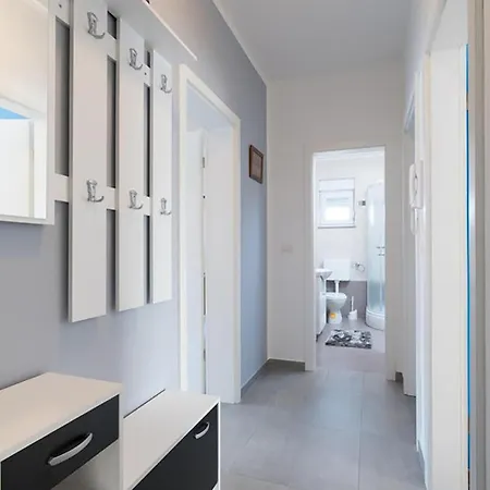 Amazing Apartment In Cizici With House Sea View *